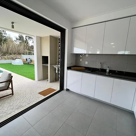 Single-story With Private Pool In Salir Do Porto *